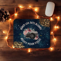 Kreatives Fotografen Mauspad „Adjust Your Focus“ – Kamera Mousepad mit inspirierendem Spruch – Modernes Schreibtisch Zubehör